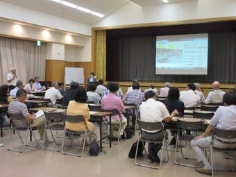 写真：報告会の様子3