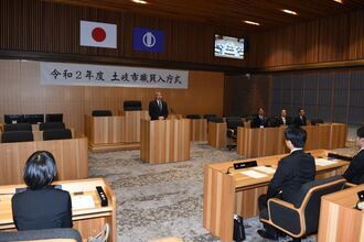 写真:入庁式の様子1