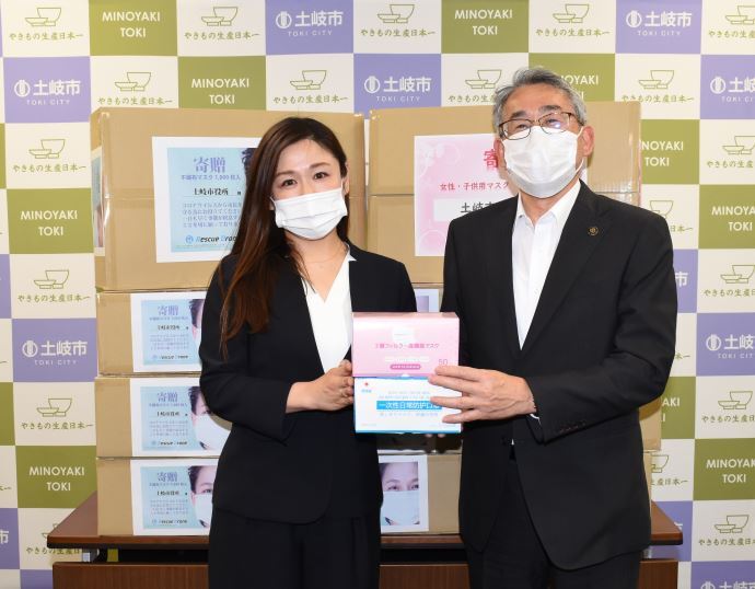 写真:マスク寄贈(2020年5月13日)