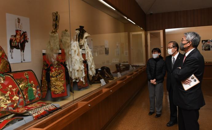 写真:文化財展視察の様子