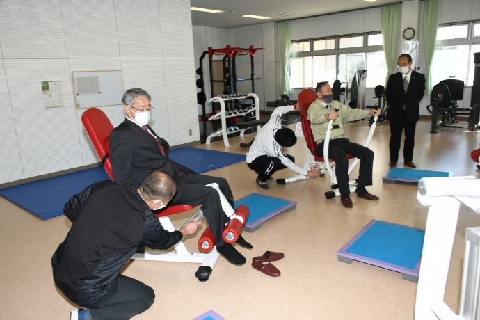 写真:トレーニングルーム訪問の様子