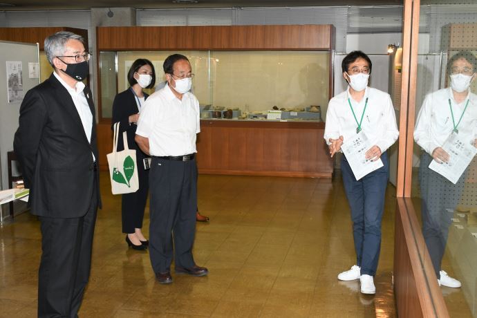 写真:企画展訪問の様子