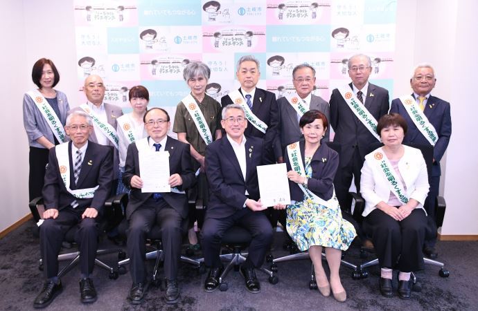 写真:メッセージ伝達式の様子