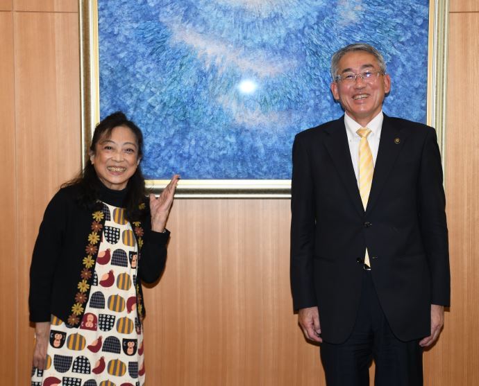 写真:真山亜子さんと土岐市長