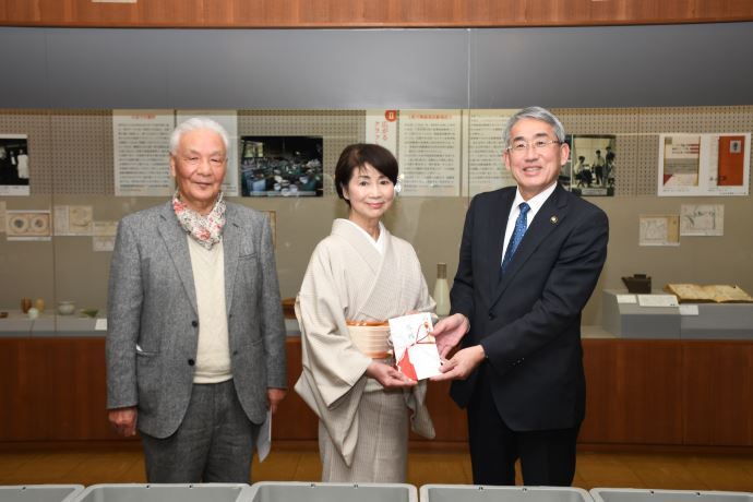 写真：印花型寄付の様子