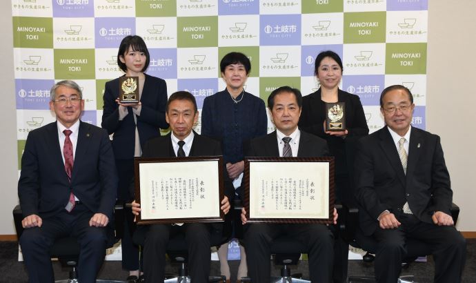写真:学校環境衛生活動調査優良校受賞報告の様子