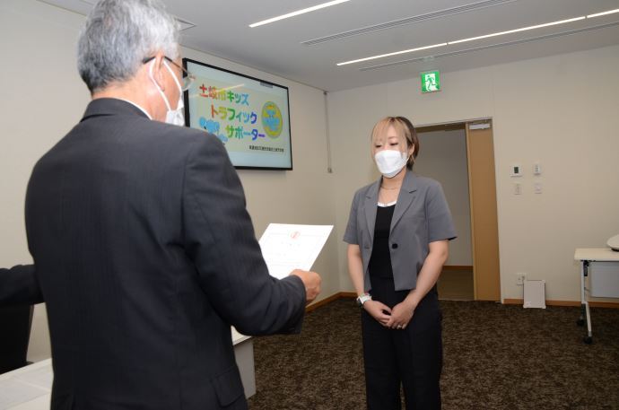 写真:土岐市キッズトラフィックサポーター委嘱式