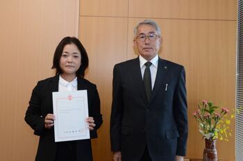 写真:教育委員の辞令交付式の記念撮影