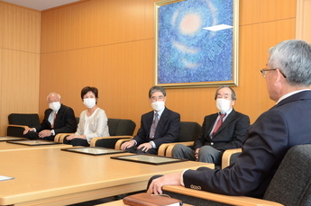 写真:選挙管理委員