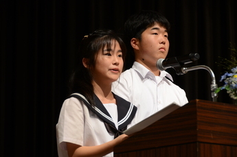写真:司会者
