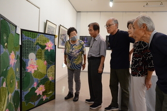 写真:余技作品展
