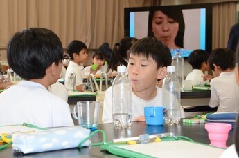 写真:歯磨き指導
