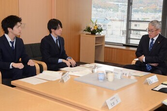 写真:二十歳を祝う会の実行委員