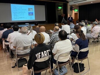 写真:市政報告会