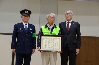 写真:泉区連合区会への感謝状贈呈